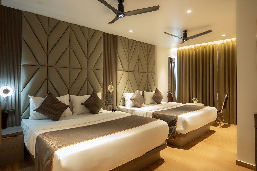 Family Room With JACUZZI